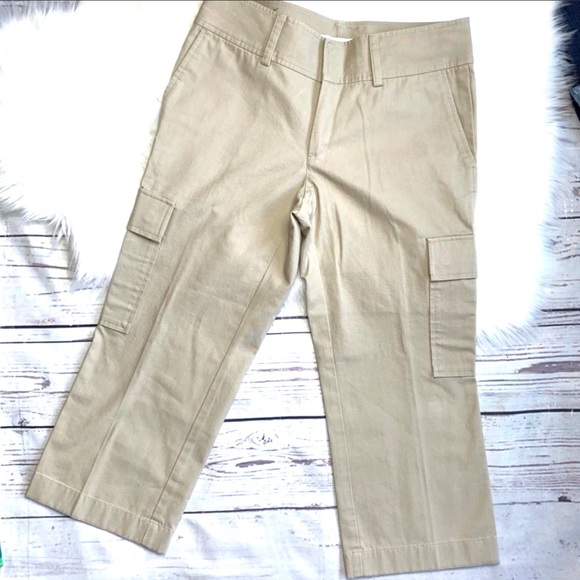 Banana Republic Pants - NWT🤩|•BANANA REPUBLIC•| Khaki Cargo Capris/Crop